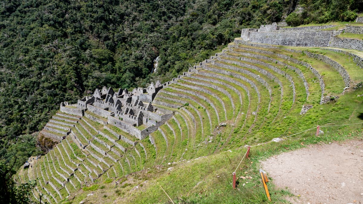 Die Inka-Terrassen von Wiñay Wayna am Inka-Trail